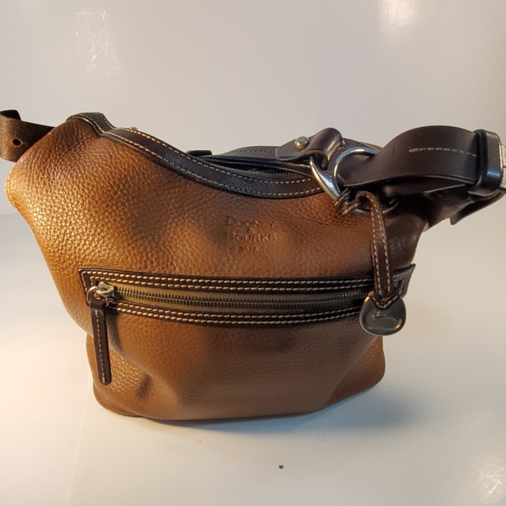 DOONEY AND BOURKE SHOULDER BAG